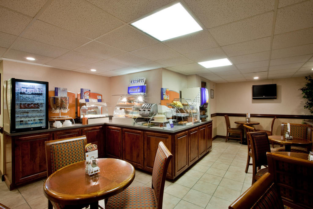 Comfort Inn Newport News-Williamsburg East Restoran gambar